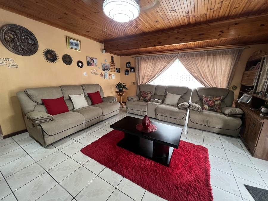 4 Bedroom Property for Sale in Amalinda North Eastern Cape